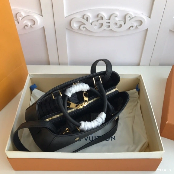 MONTAIGNE BB VUITTON LOUIS 0223